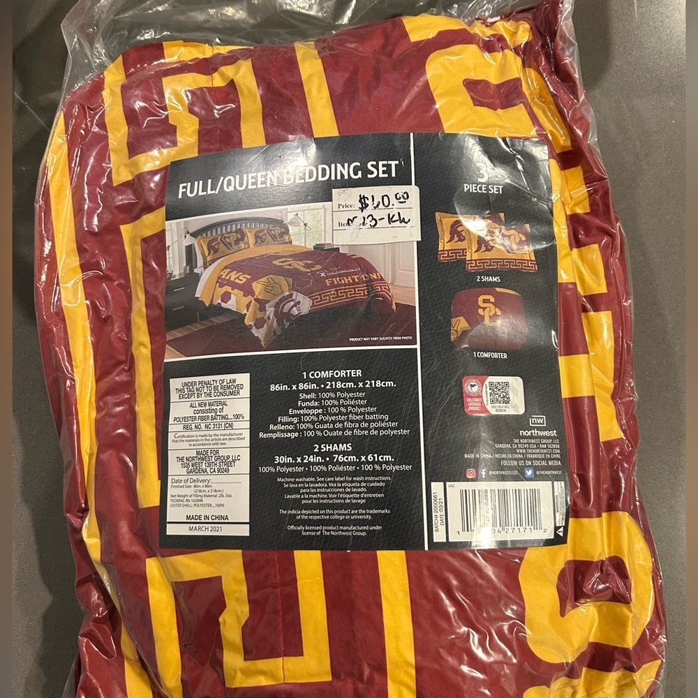 USC Trojans QUEEN/FULL size Comforter and 2 Shams